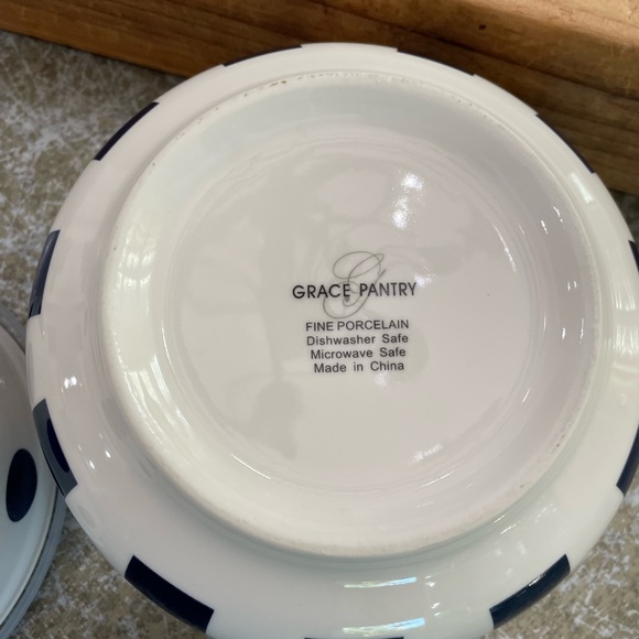 Grace Pantry” Round Striped/Polka Dot Food storage containers 
Porcelain - Picture 5 of 7